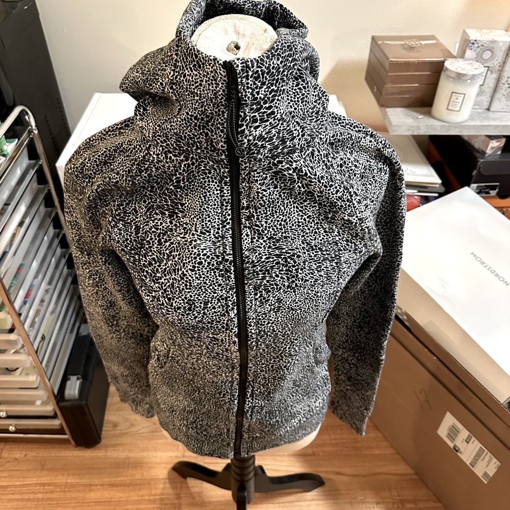 Lululemon jacket like new